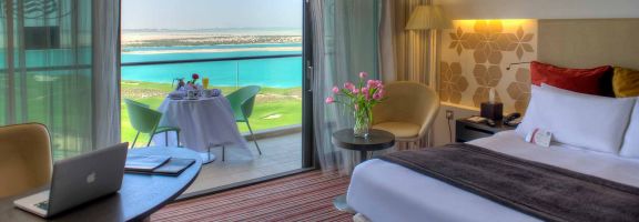 golfreise abu dhabi crown plaza