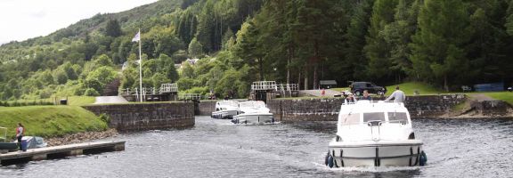 golfreise auf dem Hausboot