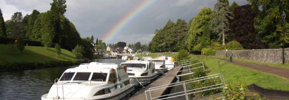 golfreise auf dem Hausboot